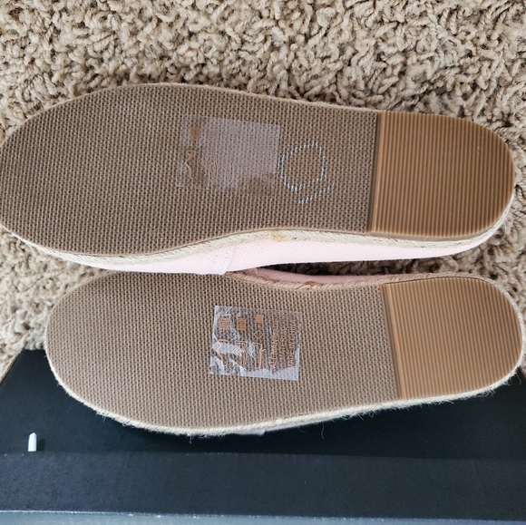 Unicorn Flats - Picture 5 of 7